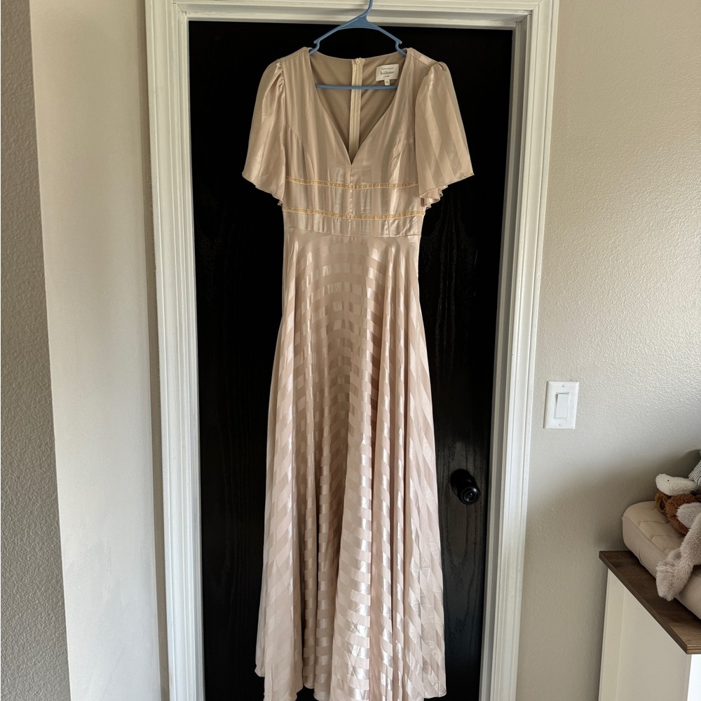 Elegant Cream Rose Maxi Dress